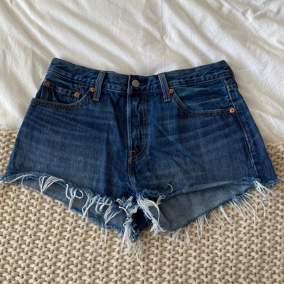 Levi’s Cutoff Shorts - Picture 2 of 2